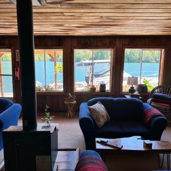 tidal charters accommodation salmon rivers inlet west coast british columbia