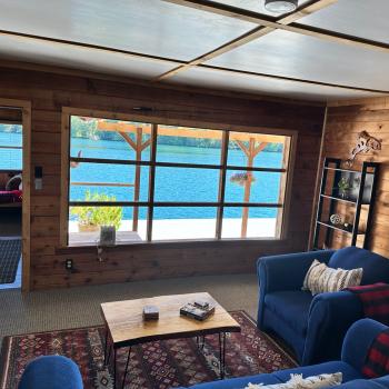 tidal charters accommodation salmon rivers inlet west coast british columbia